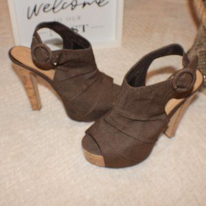 Shi by Journey Brown Heels